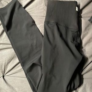 Vuori high waisted leggings black extra small